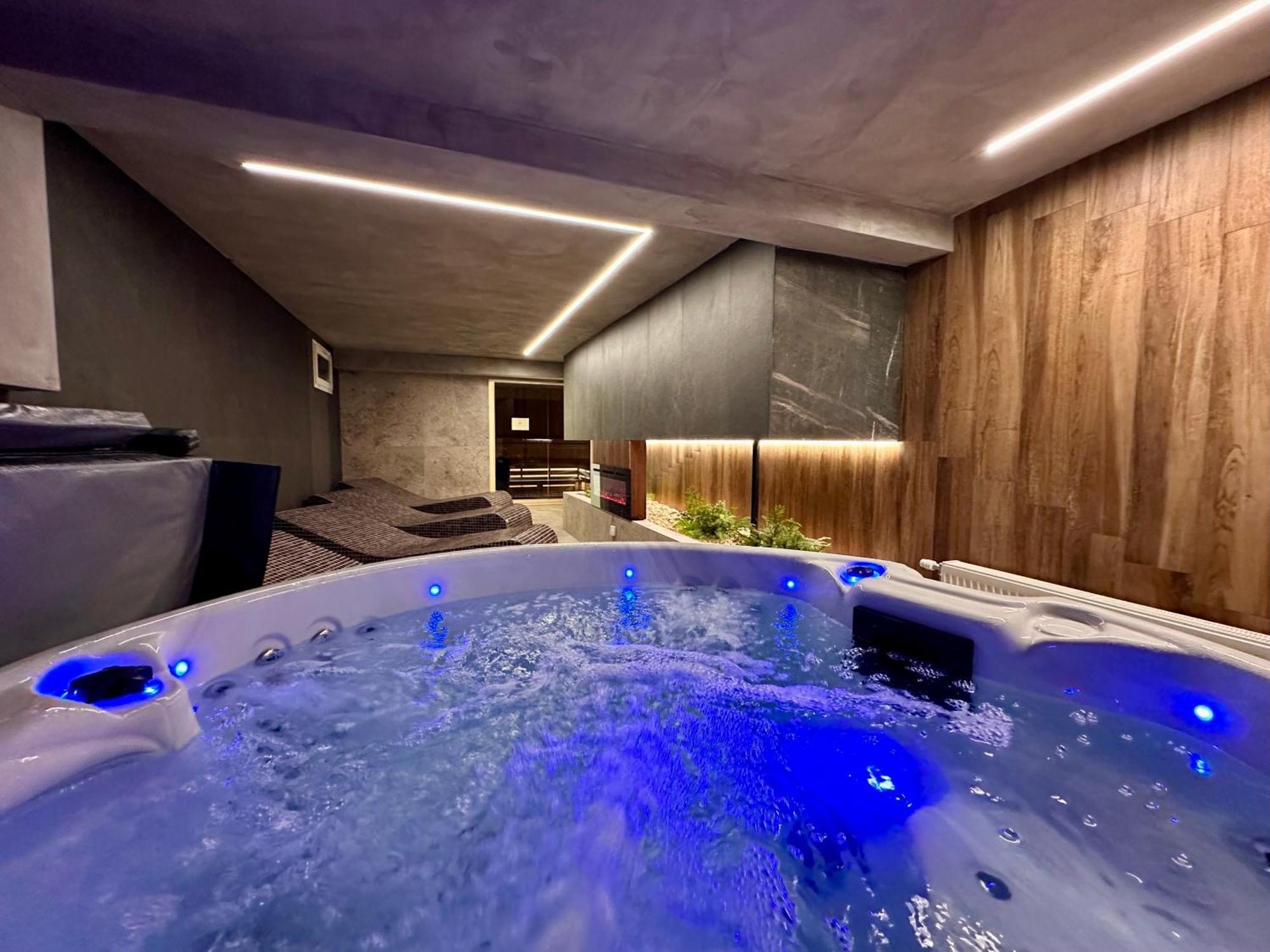 Hotel Restaurant & Spa Les Planets Les Rasses Екстер'єр фото