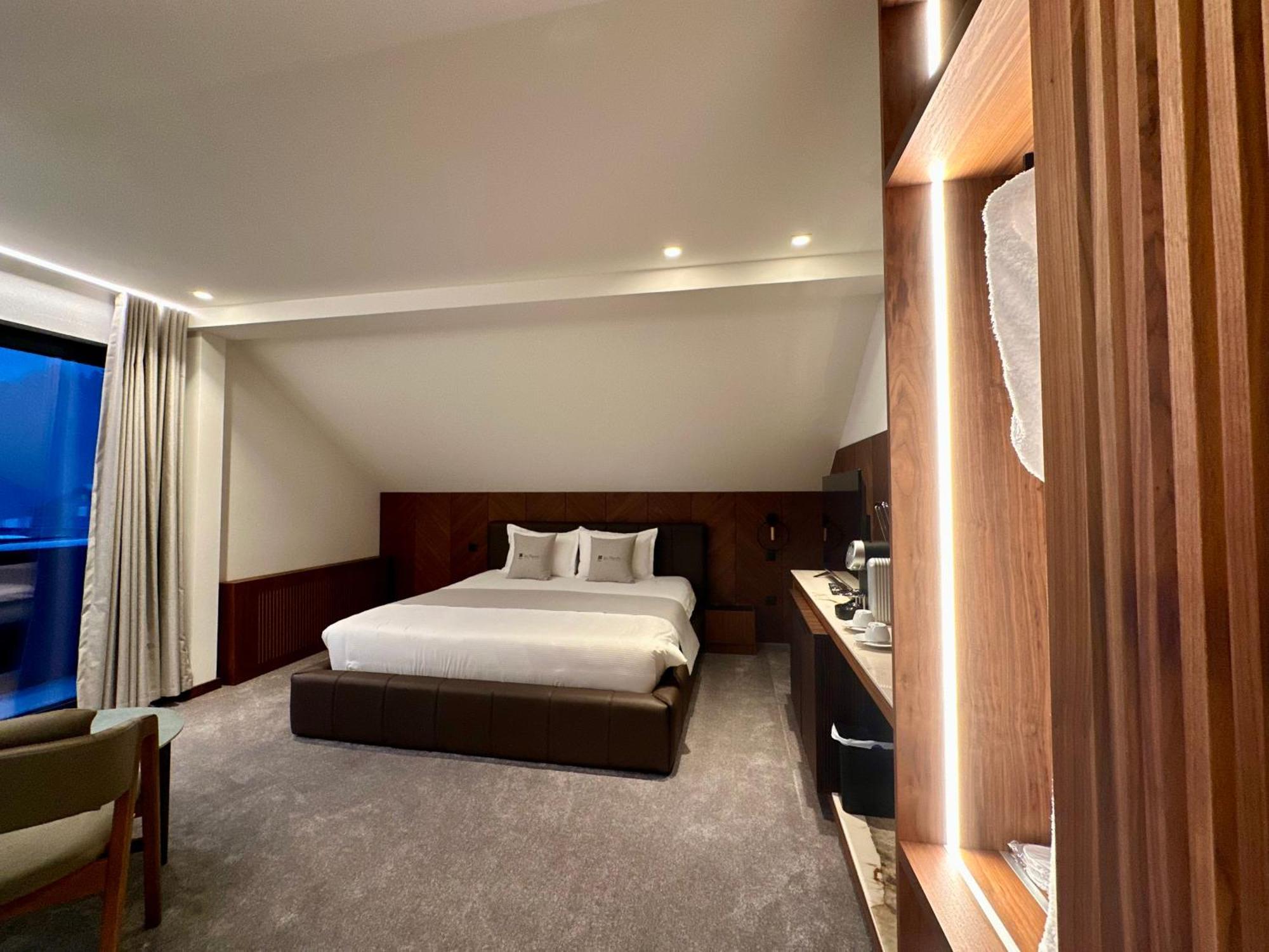 Hotel Restaurant & Spa Les Planets Les Rasses Екстер'єр фото