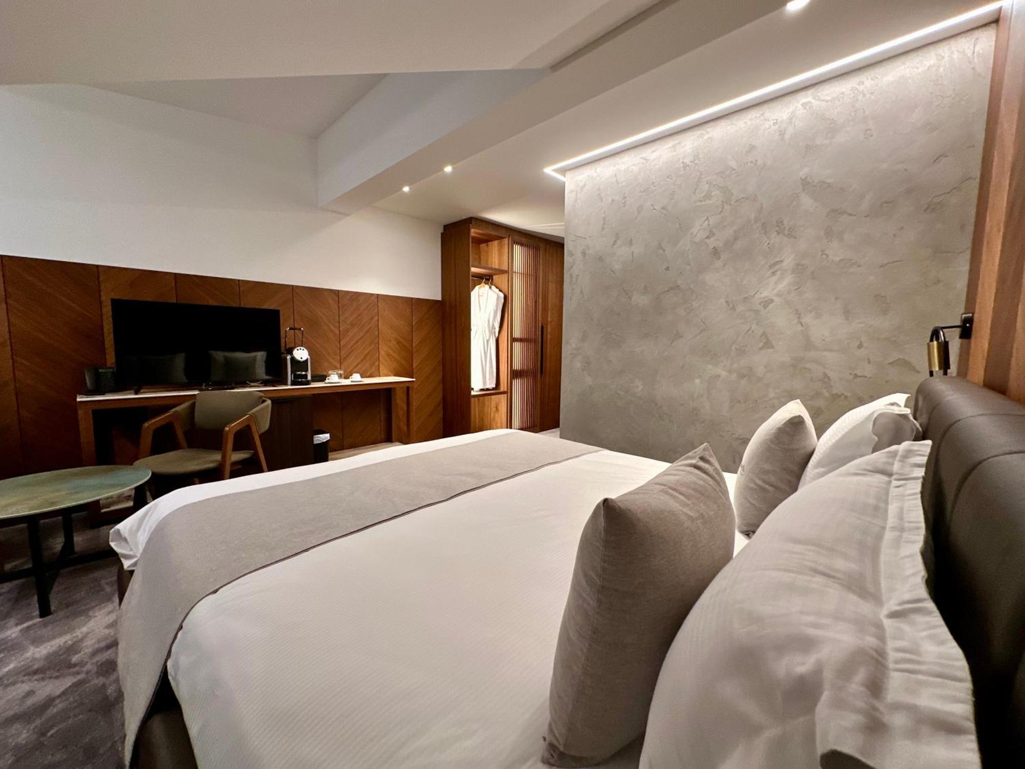 Hotel Restaurant & Spa Les Planets Les Rasses Екстер'єр фото